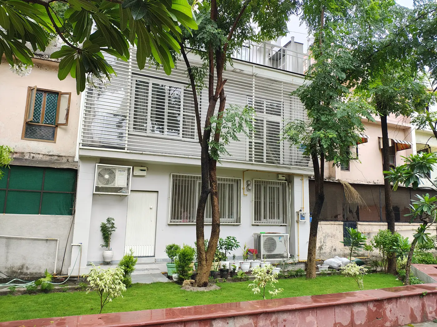 The clinic building seen from the garden side